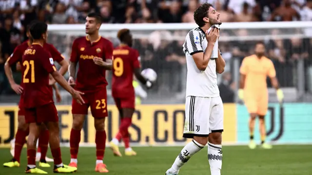 Foto: Gol Tendangan Bebas Cantik Dusan Vlahovic Gagal Bawa Juventus Raup Poin Penuh dari AS Roma di Liga Italia