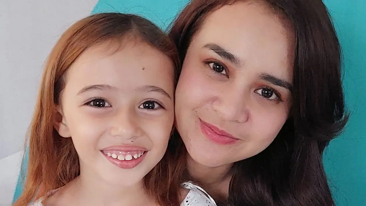 Michelle Ziudith bersama Marie Brittany (https://www.instagram.com/p/CSvKLb5pDJZ/)