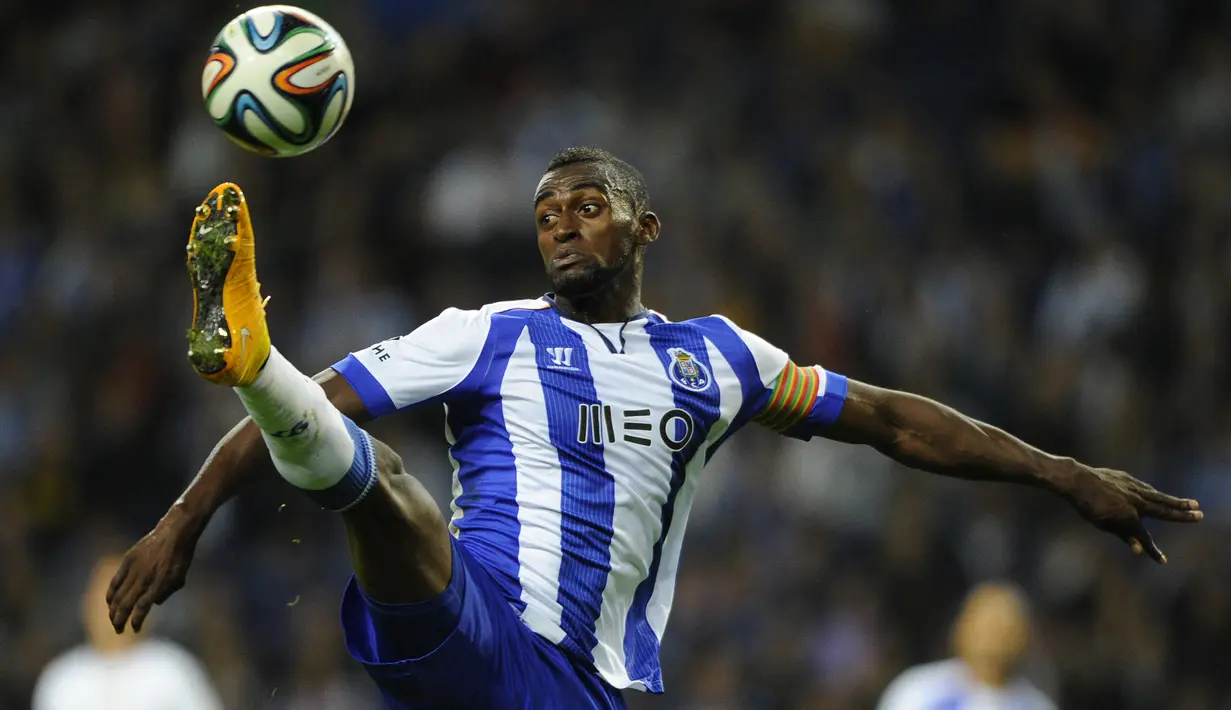 Jackson Martinez. Striker berusia 35 tahun yang pensiun Desember 2020 bersama Portimonense ini didatangkan FC Porto dari Jaguares de Chiapas pada awal musim 2012/2013 dengan mahar 9 juta euro. Pada awal musim 2015/2016 Porto melepasnya ke Atletico Madrid dengan nilai 35 juta euro. (AFP/Miguel Riopa)
