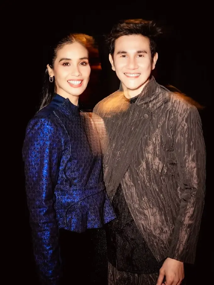 Gaya Bucin Marsha Timothy dan Vino G Bastian Kenakan Beskap, Definisi Couple Goals dengan Busana Kembar