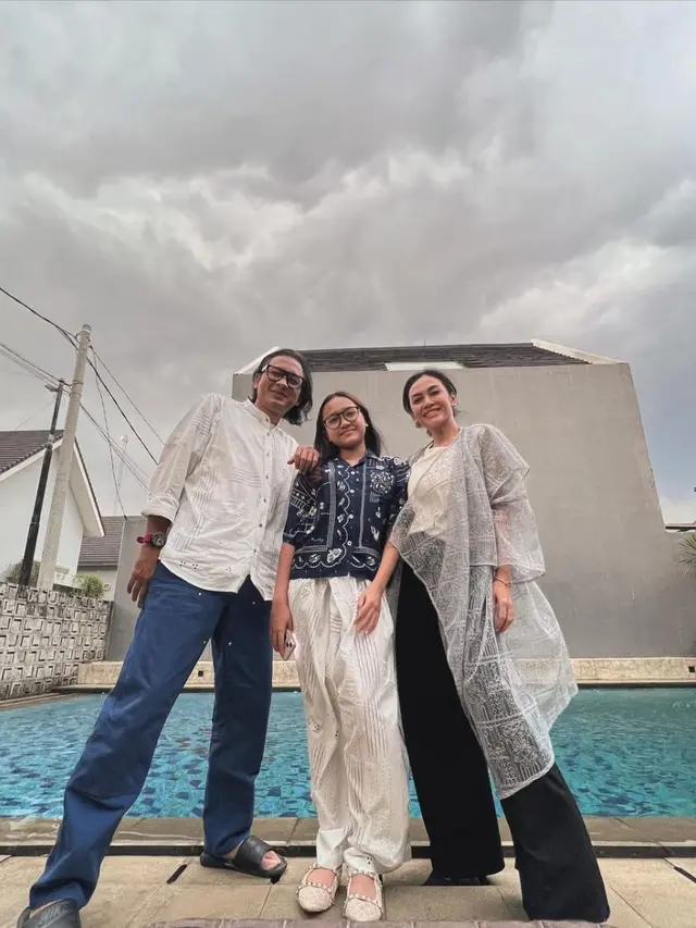 Sudah Bercerai, Ini 6 Momen Seleb Rayakan Lebaran Bersaman Mantan