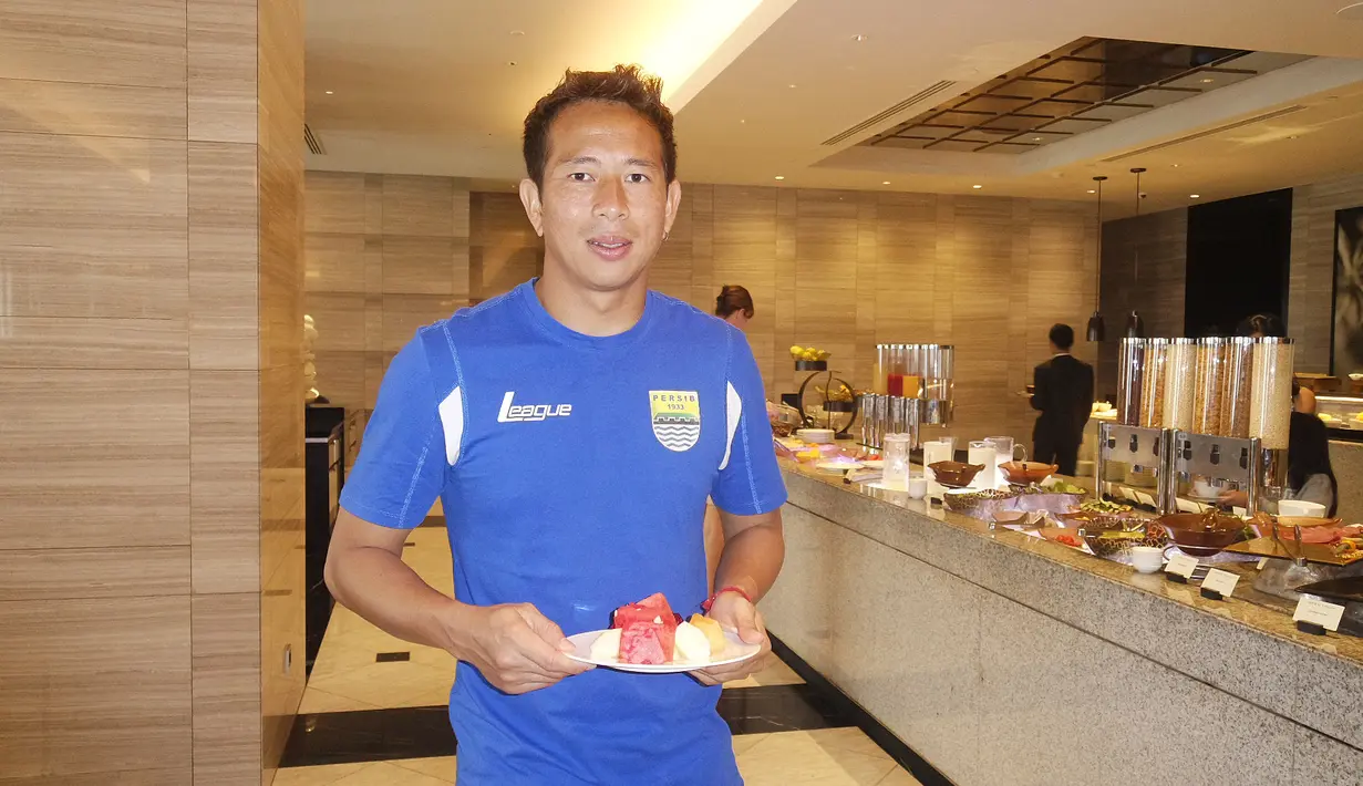 Kiper Persib, I Made Wirawan, terpilih sebagai kiper terbaik di Piala Presiden 2015 versi Labbola. (Bola.com/Vitalis Yogi Trisna)