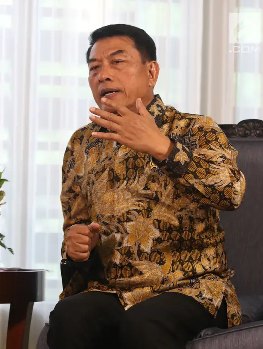 Kepala Staf Presiden Moeldoko saat wawancara dengan KLY di Jakarta, Rabu (16/1). Dalam wawancara tersebut Moeldoko memaparkan kinerja kerja pemerintahan Jokowi-JK hingga saat ini. (Liputan6.com/Angga Yuniar)
