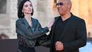 Aktris AS Meadow Walker dan aktor AS Vin Diesel tiba untuk pemutaran perdana film "Fast X", film kesepuluh dalam Fast & Furious Saga, di monumen Colosseum di Roma pada 12 Mei 2023. (AFP/Alberto Pizzoli)