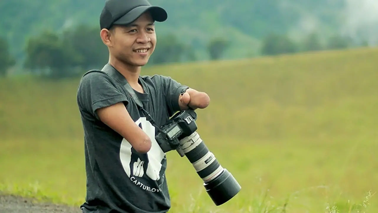 Fotografer Difabel Asal Indonesia Pukau Dunia dengan Karyanya