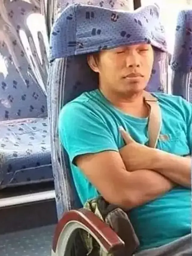 8 Potret Aksi Orang saat Tahan Kantuk Ini Kocak Banget, Bikin Geleng Kepala