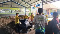 Pelatihan Diversifikasi dan Penguatan Mutu Produk Pupuk Kompos yang berlangsung di Tempat Pengolahan Sampah Reduce, Reuse, Recycle (TPS3R) Pudak Mesari, Badung, Provinsi Bali pada Sabtu (30/08/2025).