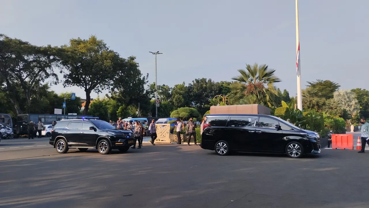 Suasana Taman Makam Pahlawan (TMP) Kalibata Jakarta Selatan, Jumat (1/7/2022) (Liputan6.com/Winda Nelfira)