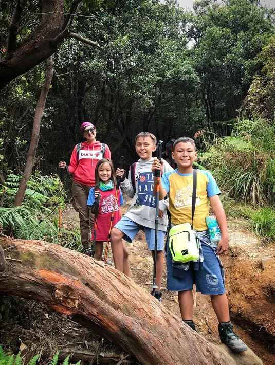 Darius Sinathrya dan Donna Agnesia dan Kel.