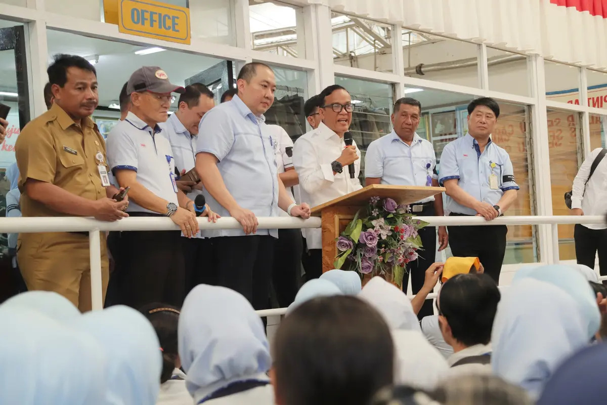 Wakil Menteri Ketenagakerjaan Immanuel Ebenezer Gerungan kunjungan ke Sritex