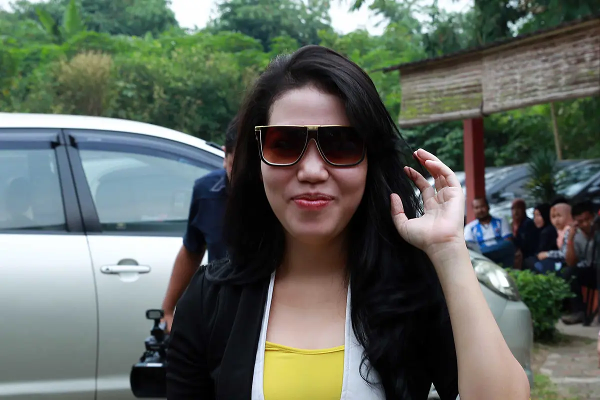 [Bintang] Devi Nurmayanti