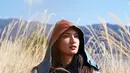 Kakek seleb kembar Marcel dan
Mischa Chandrawinata ini memang dikenal hobi travelling. Bahkan ia pernah menjadi presenter di sebuah program acara dokumenter wisata di stasiun televisi swasta. Selain berlibur, ia juga melakukan pemotretan di alam bebas.  (Liputan6.com/IG/@nadinelist)