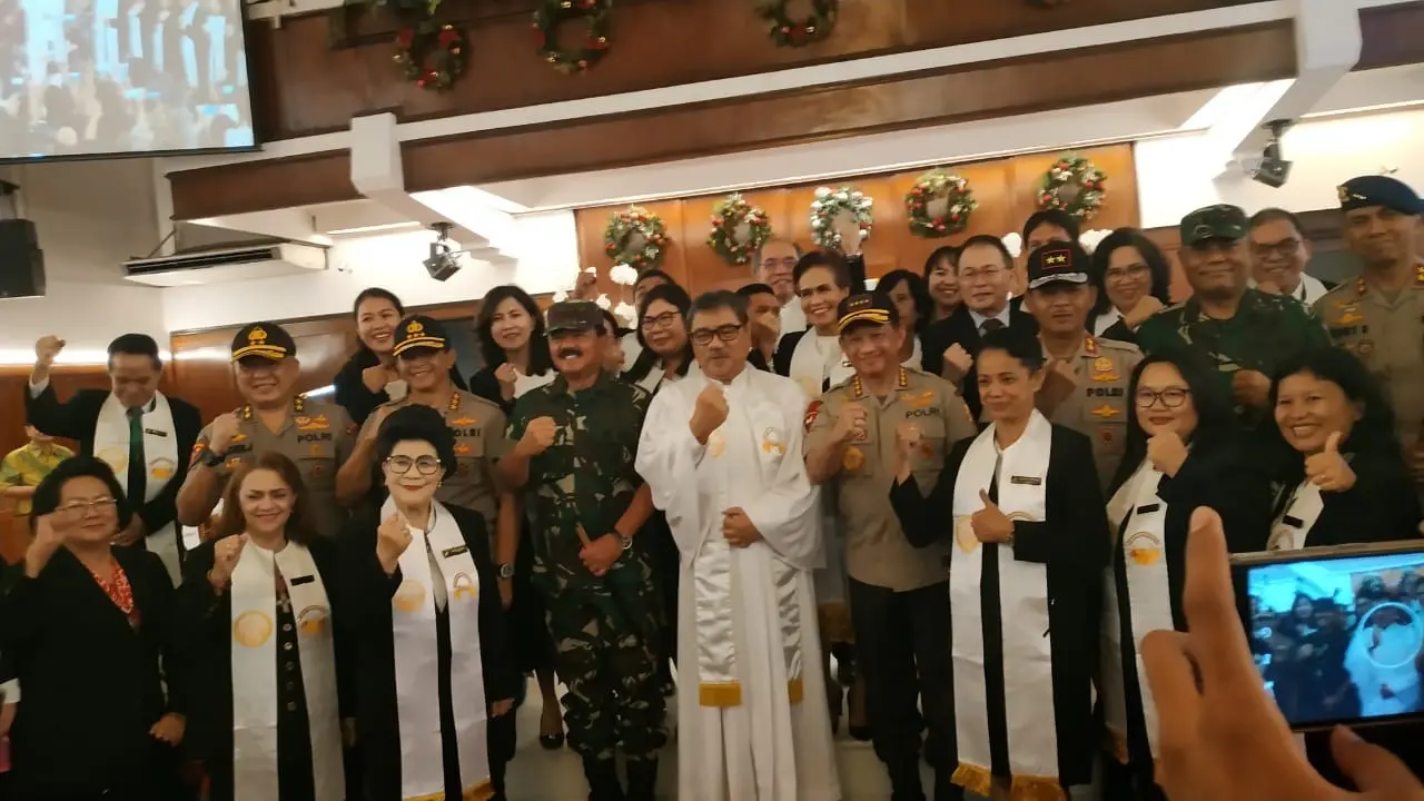 Kapolri dan Panglima TNI di GPIB Paulus (Liputan6.com/M Radityo)
