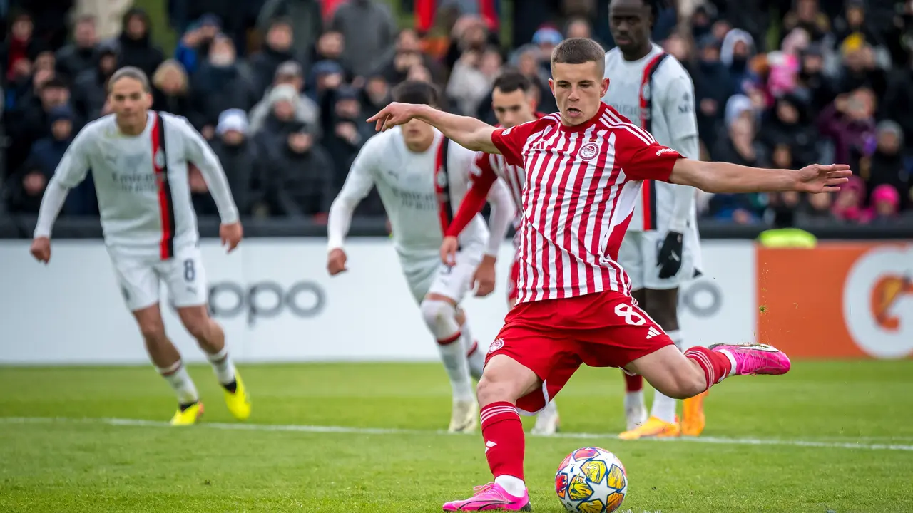 Christos Mouzakitis diincar Manchester United