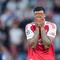 Pemain Arsenal, Gabriel Magalhaes, tak mampu menutupi kekecewaan setelah gagal mengeksekusi penalti dalam adu tos-tosan yang berujung pada kekalahan The Gunners dari PSG pada final Liga Champions 2025/2026 di Stadion Puskas Arena, Sabtu (30/5/2026). (AP Photo/Andreea Alexandru)
