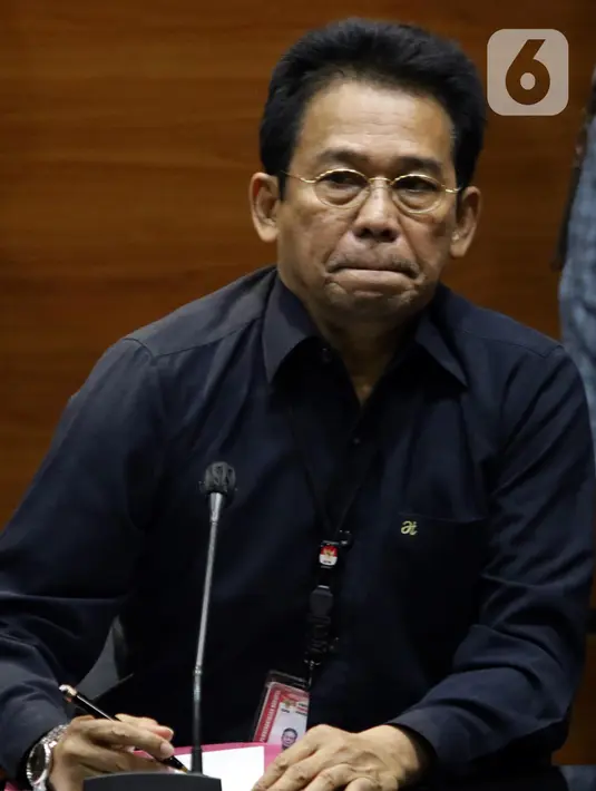 Wakil Ketua Komisi Pemberantasan Korupsi (KPK), Johanes Tanak saat menyampaikan rilis penahanan Hakim Agung, Gazalba Saleh di Gedung Merah Putih KPK, Jakarta, Kamis (8/12/2022). Gazalba Saleh ditahan usai penyidik melakukan pemeriksaan. Gazalba ditahan di Rumah Tahanan (Rutan) KPK Pomdam Jaya, Jakarta Selatan, selama 20 hari ke depan. (Liputan6.com/Helmi Fithriansyah)