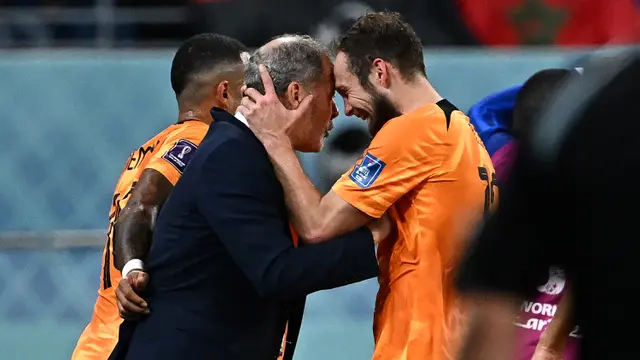 Foto: Momen Indah Daley Blind Rayakan Gol Bersama Sang Ayah, Belanda Jadi Tim Pertama yang Lolos ke Perempatfinal Piala Dunia 2022