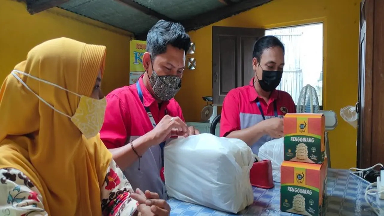 Asa Pemilik Rengginang Kidal Raih Mimpi Dengan Sebelah Tangan
