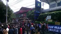 Foto: Eksekusi Grha XL Yogyakarta (Fathi mahmud/ Liputan6.com)
