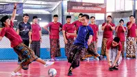 Gibran Rakabuming Raka silaturahmi dengan para gus dan ning dari berbagai pondok pesantren se-Pulau Jawa di Kota Cirebon, Jawa Barat, Sabtu (6/1/2024). (Foto:TKN Prabowo-Gibran)