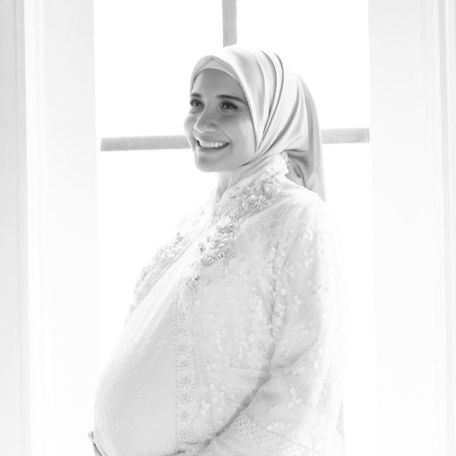 Jelang Melahirkan, Ini 6 Momen Zaskia Sungkar Syuting Terakhir Sebelum Cuti