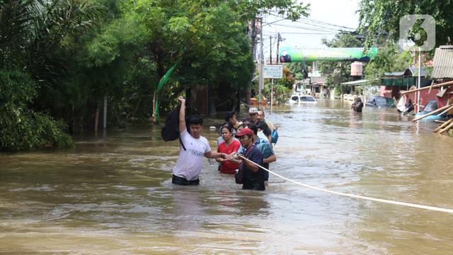 Perumah Ciledug Indah Masih Terendam Banjir 1 Meter Lebih