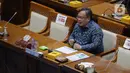 Menristek/Kepala BRIN, Bambang Brodjonegoro memberi paparan dalam rapat kerja dengan Komisi VII DPR di Kompleks Parlemen, Jakarta, Selasa (30/3/2021). Rapat kerja tersebut membahas tentang progres kelembagaan BRIN sesuai amanat UU nomor 11 Tahun 2019 tentang Sisnas Iptek. (Liputan6.com/Angga Yuniar)