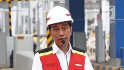 Presiden Joko Widodo memberikan sambutan saat peresmian jalan tol Depok-Antasari seksi 1 di Jakarta, Kamis (27/9). Jokowi meresmikan Jalan tol Depok-Antasari seksi 1 yakni ruas Antasari-Brigif sepanjang 5,8 km. (Liputan6.com/Herman Zakharia)