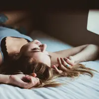 Susah tidur bisa juga disebabkan oleh faktor makanan. (Foto: unsplash.com)