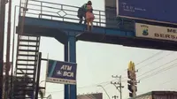 Viral, Aksi Heroik Pengojek Online Gagalkan Percobaan Bunuh Diri di Tegal