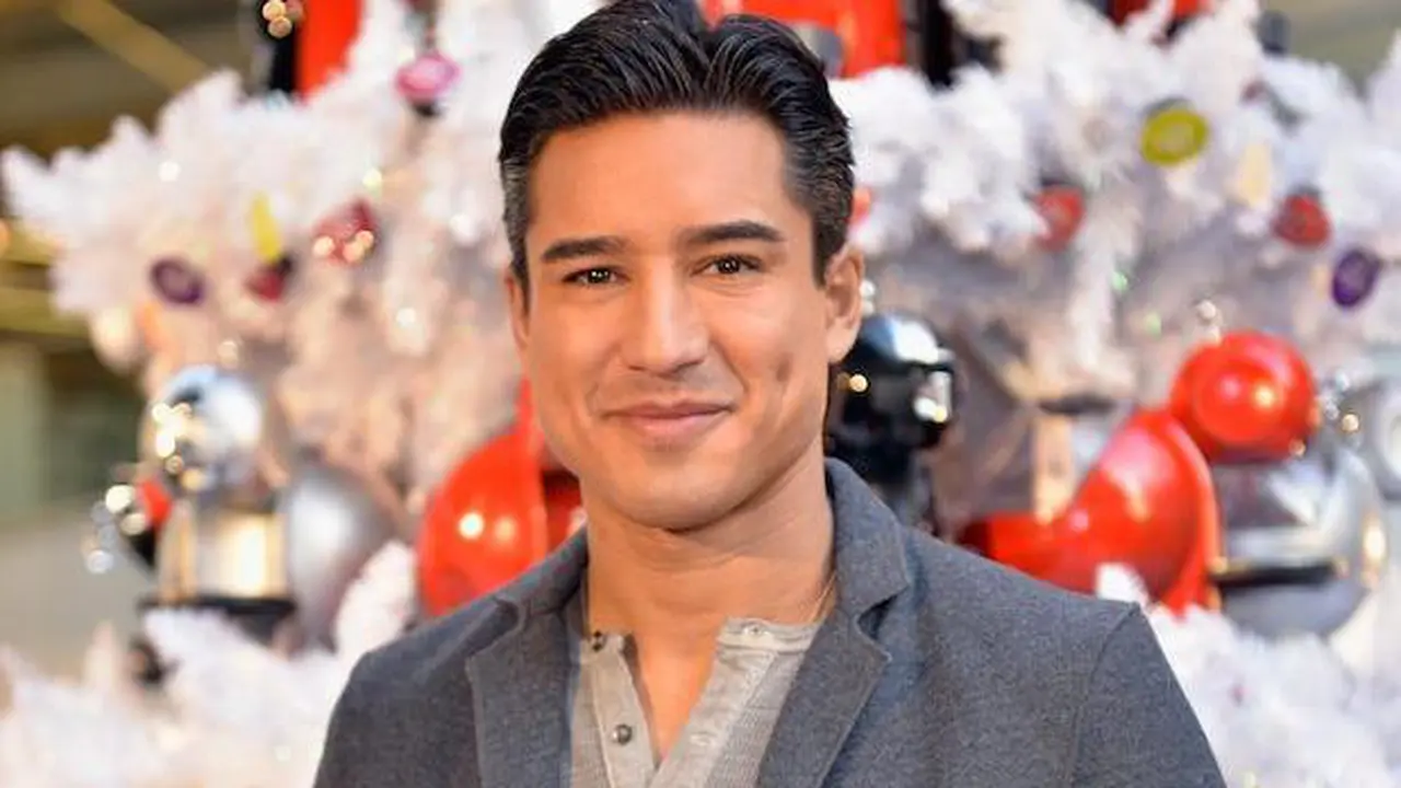 Bintang `Saved By The Bell` Ini Tak Perjaka Sejak Usia 12 Tahun