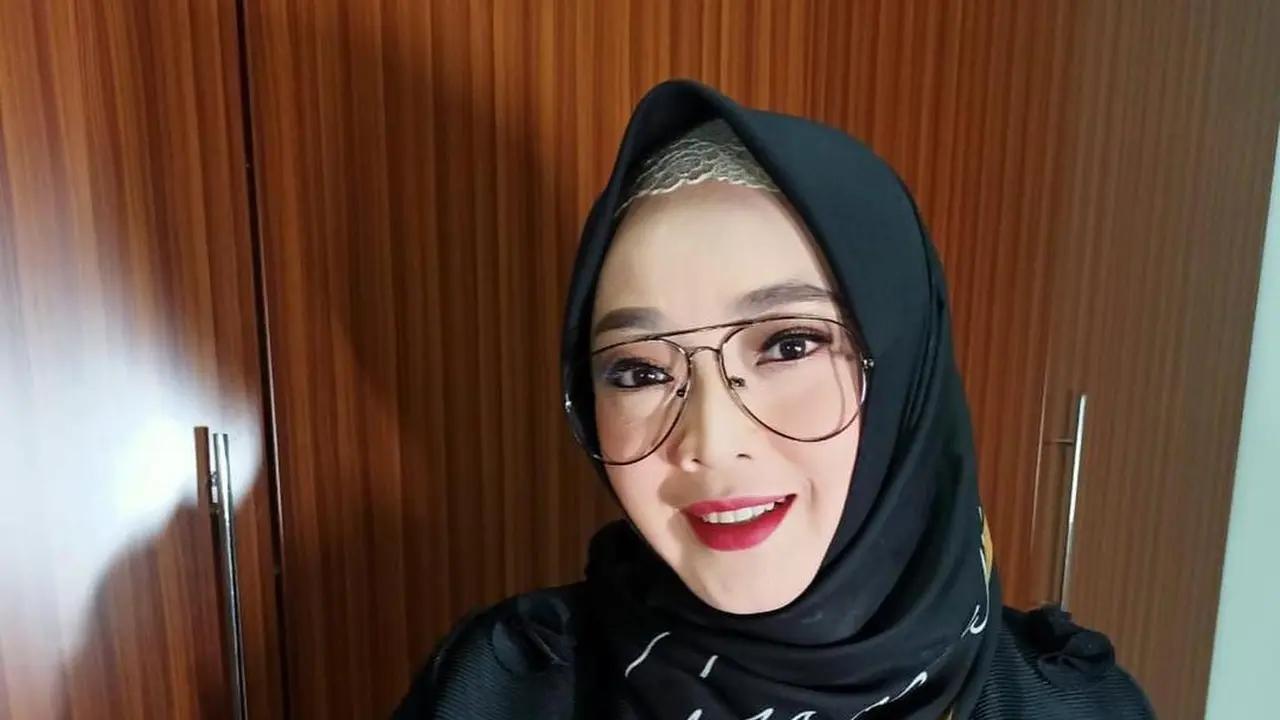 [Fimela] Rina Gunawan