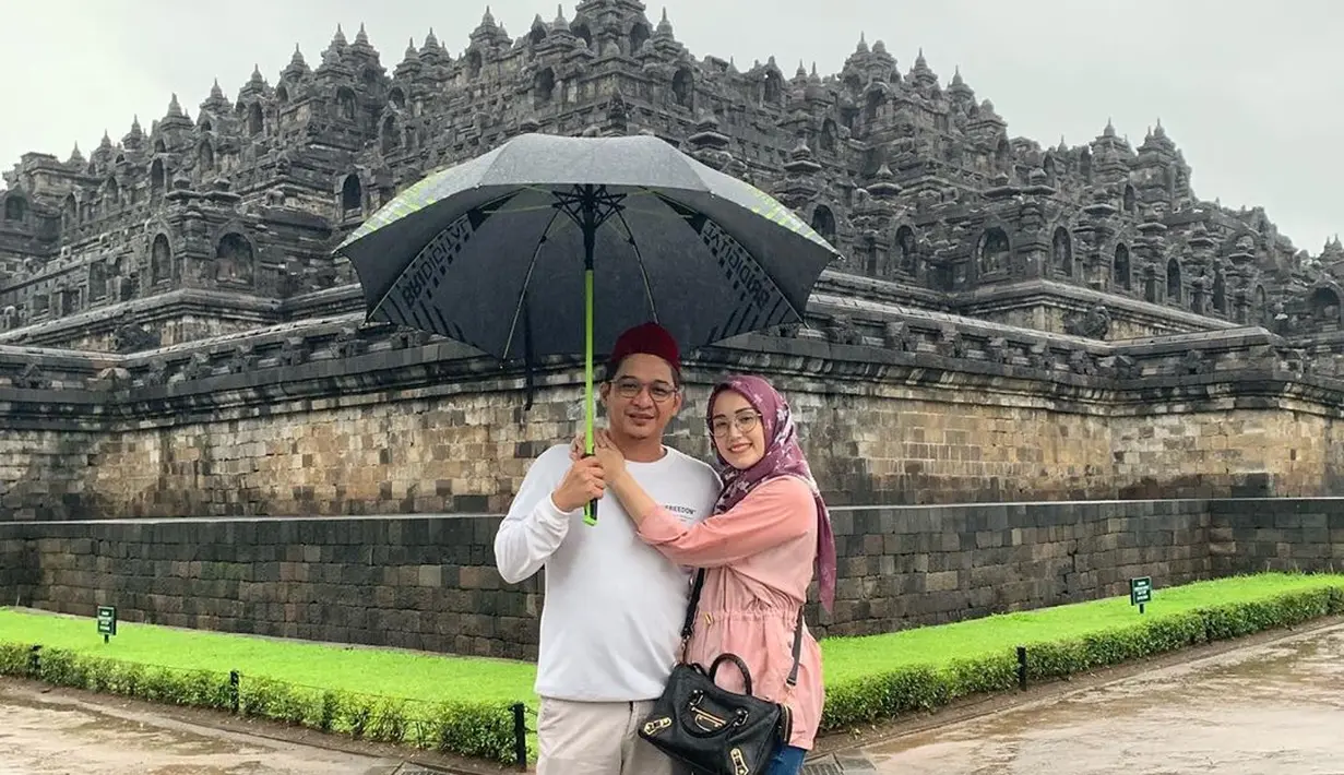 Pasha Ungu dan Adelia Pasha (Instagram/adeliapasha)