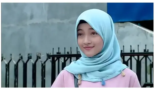 6 Potret Megan Domani Pakai Hijab, Makin Anggun