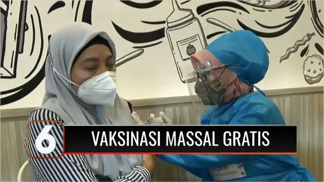 Menyambut ulang tahun ke-31 SCTV, Yayasan Pundi Amal Peduli Kasih (YPP) menggelar vaksinasi massal bagi masyarakat umum di sebuah pusat perbelanjaan di Tangerang Selatan, Banten. Selain vaksinasi massal, YPP SCTV-Indosiar juga membagikan masker.