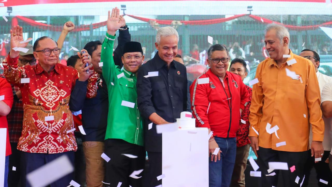 Ganjar Pranowo bersama Sahabat Ganjar resmikan Rumah Aspirasi Relawan Pemenangan Ganjar Pranowo yang berlangsung di Kecamatan Menteng, Kota Jakarta Pusat, DKI Jakarta, pada Kamis (1/6/2023). (Ist)