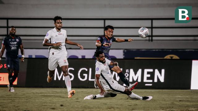 Foto: Gol Tunggal Cak Sodiq Antarkan Arema FC Kembali ke Puncak Klasemen Sementara BRI Liga 1
