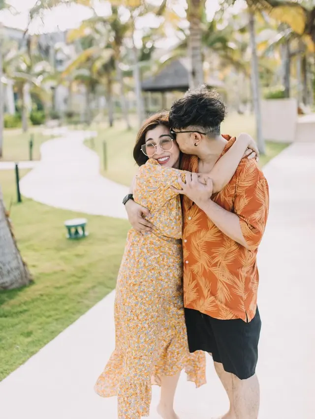 6 Momen Manis Nisya Ahmad dan Suami saat Liburan di Bali, Habiskan Waktu Berdua