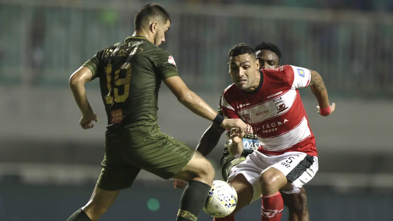 FOTO: Sempat Tertinggal, Madura United Bangkit Imbangi Tira Persikabo