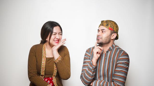 Helmy Syah antusias saat merilis single terbarunya bertajuk Dream. Ia merupakan penyanyi yang juga sepupu Vicky Shu.