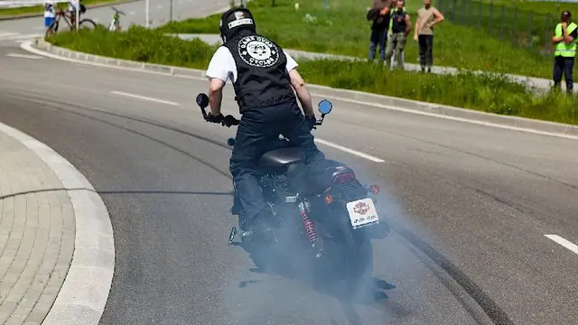 Burnout terjauh (Foto:Autoevolution)
