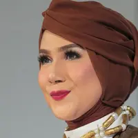 Marini Zumarnis menceritakan saat Inneke memberikan kata-kata yang menyentuh hatinya untuk berhijrah.