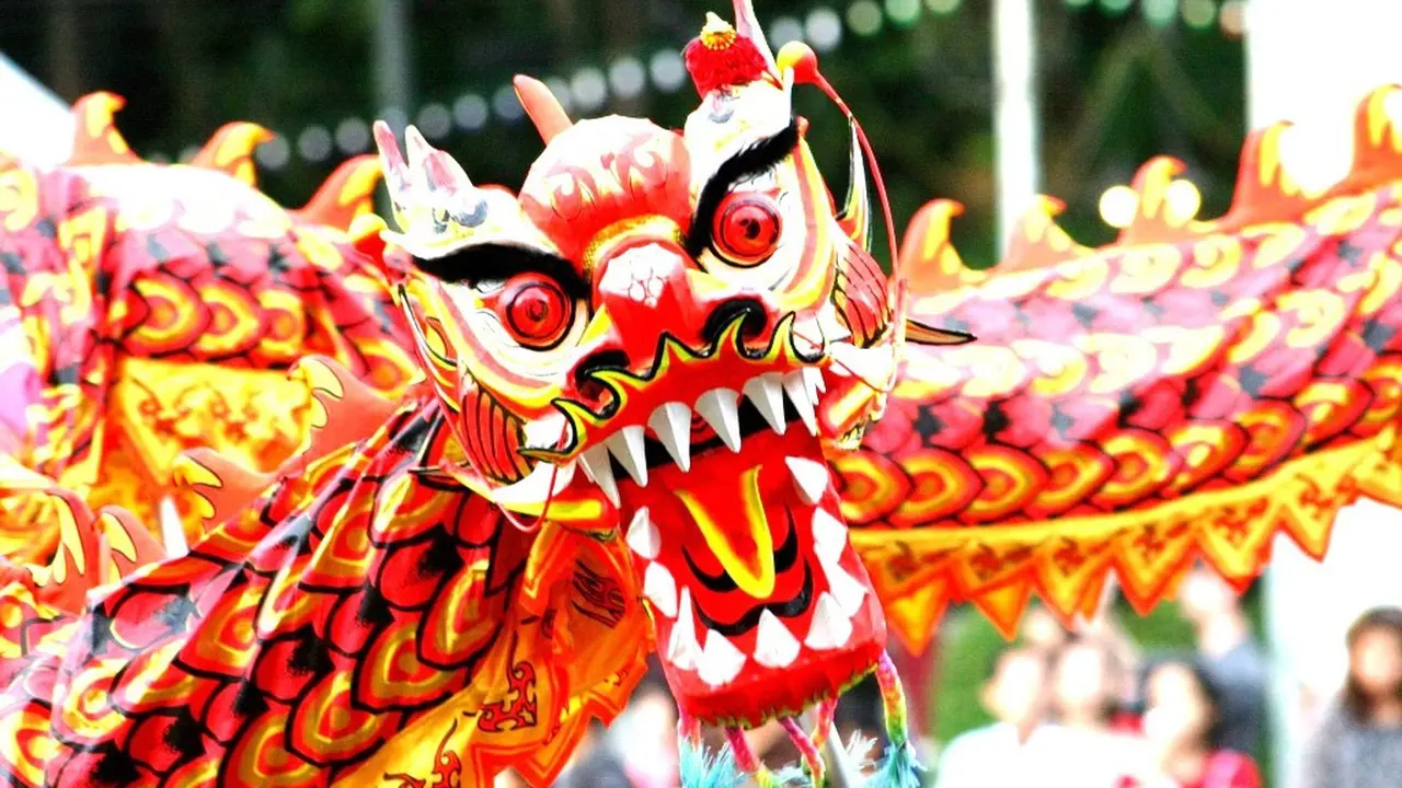 Selain di Jalan Terbuka, Atraksi Barongsai Ada di Dalam Mall