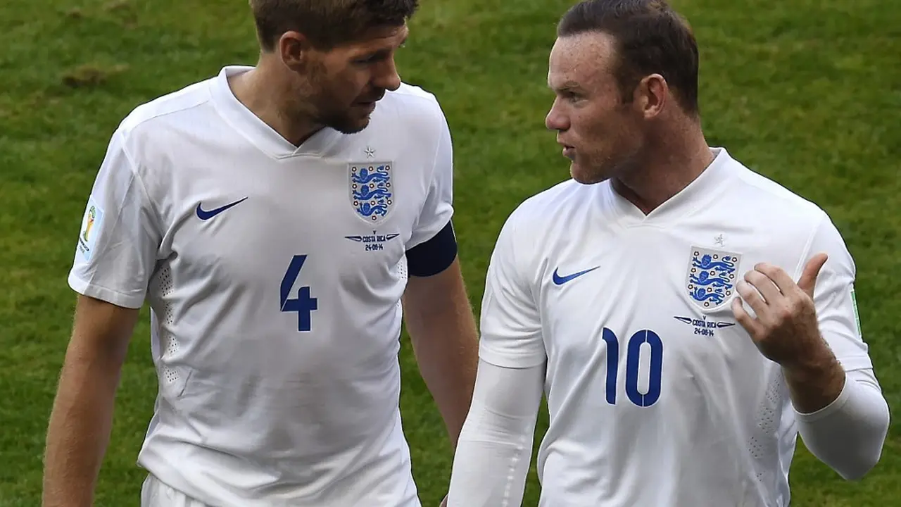 Steven Gerrard dan Wayne Rooney