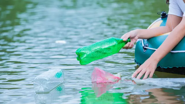 Pembuangan Limbah Langsung ke Sungai
