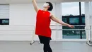 Balet bukanlah tarian yang mudah untuk dilakukan, kerja keras Song Kang tekun mempelajarinya untuk serial "Navillera" pun berhasi mengesankan banyak orang, termasuk para kritikus. (Foto: Instagram/songkang_b)