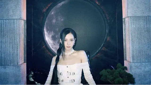 Jisoo, credit: @sooyaaa__