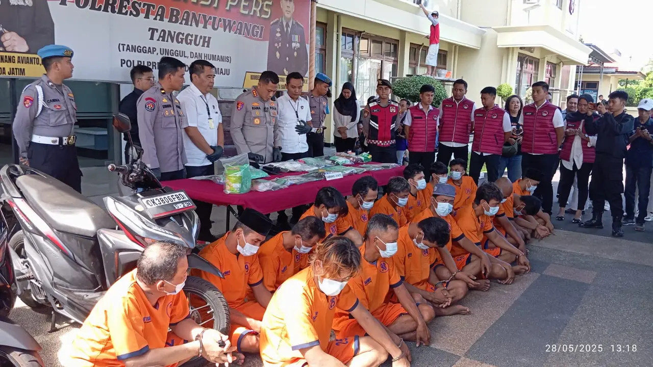 Pelaku Peredaran Narkoba di Banyuwangi dihadirkan  dalam Konprensi Pers di Mapolresta Banyuwangi (Istimewa)