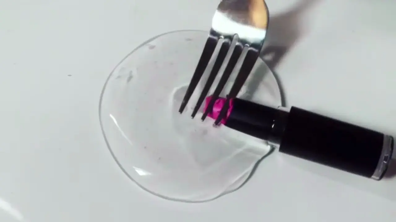 Tren Baru Bermain Slime dengan Make Up