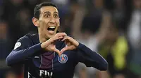 Gelandang PSG, Angel Di Maria, merayakan gol yang dicetaknya ke gaeang Guingamp pada laga Liga Prancis di Stadion Parc des Princes, Paris, Minggu (9/4/2017). (AFP/Franck Fife)